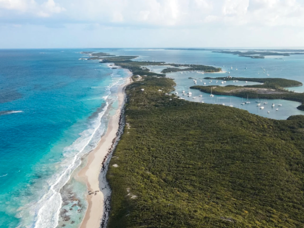 Luxurious Beachfront Villa in Little Exuma - 4-Bedroom Getaway